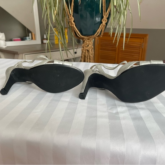 Woman’s Vintage Platinum BP silver shoes size 8 - Picture 4 of 6